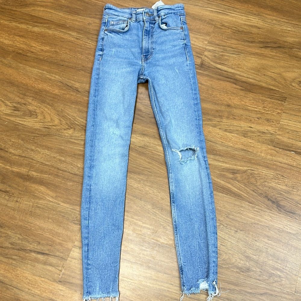 Zara Womens Hight Rise Ripped Distress Raw Ham Light Blue Jeans Sz  2